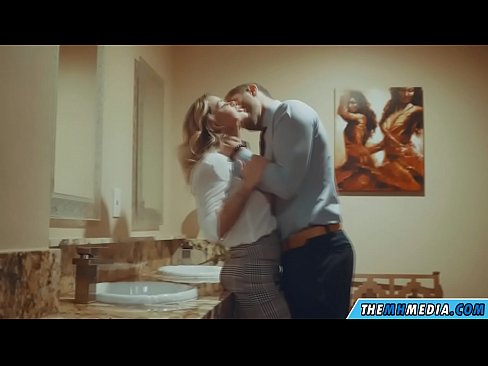 ❤️ Ko vas prsata blondinka zapelje na javnem stranišču ❤️❌ Šukanje na sl.milf-nut-net.ru ﹏